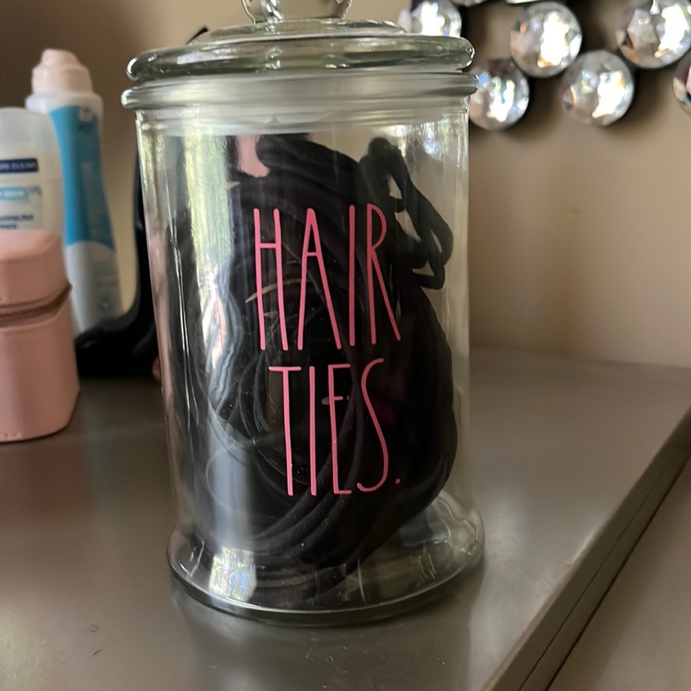 Hair tie holder and hair ties